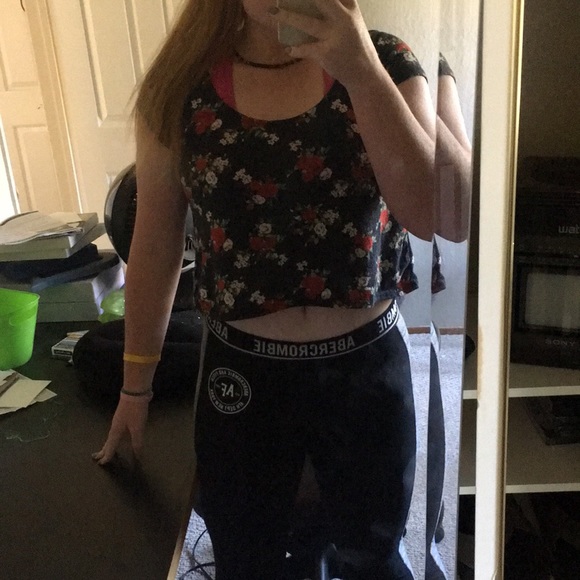 Full Tilt Tops - Floral Flowy Crop Top